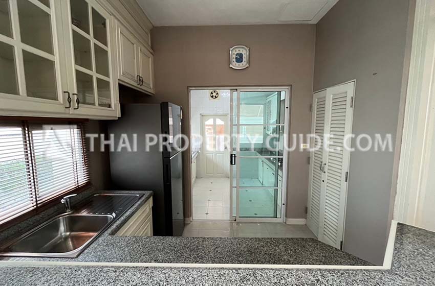 House with Shared Pool in Sukhumvit 